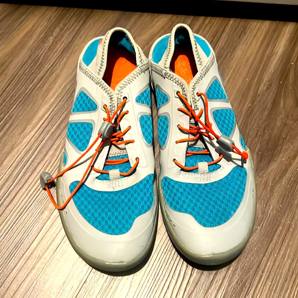 SIMMS Right Angle Womens blue Gray Water Fishing Boat Shoes 35614. wore once.